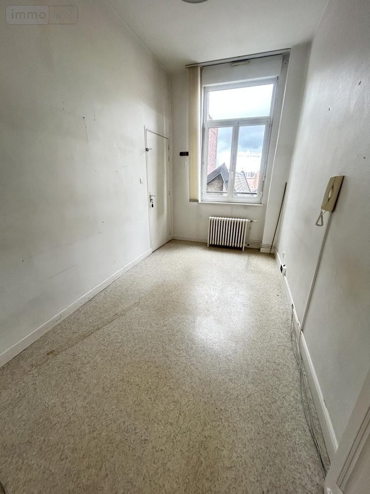 Location fonds et murs commerciaux Cambrai 59400 Nord 100 m2  980 euros