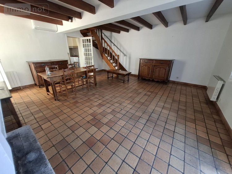 Immeuble a vendre Saintes 17100 Charente-Maritime 174 m2  251808 euros