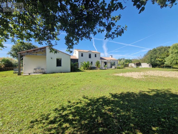 Maison a vendre Chauvé 44320 Loire-Atlantique 216 m2 7 pièces 463425 euros