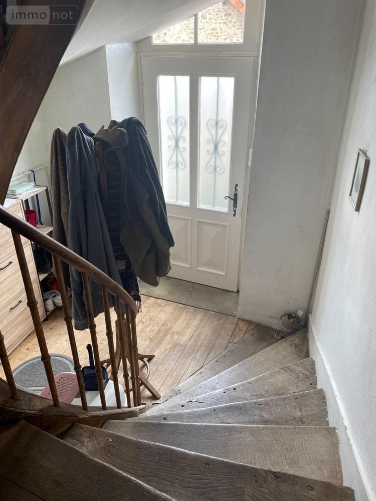 Immeuble a vendre Montfort-le-Gesnois 72450 Sarthe 195 m2  172400 euros