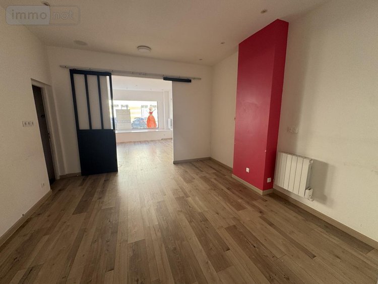 Location fonds et murs commerciaux Cambrai 59400 Nord 70 m2  1100 euros