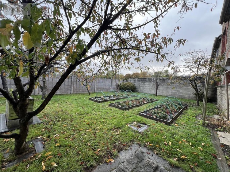 Maison a vendre Caulnes 22350 Côtes-d'Armor 225 m2 10 pièces 242390 euros