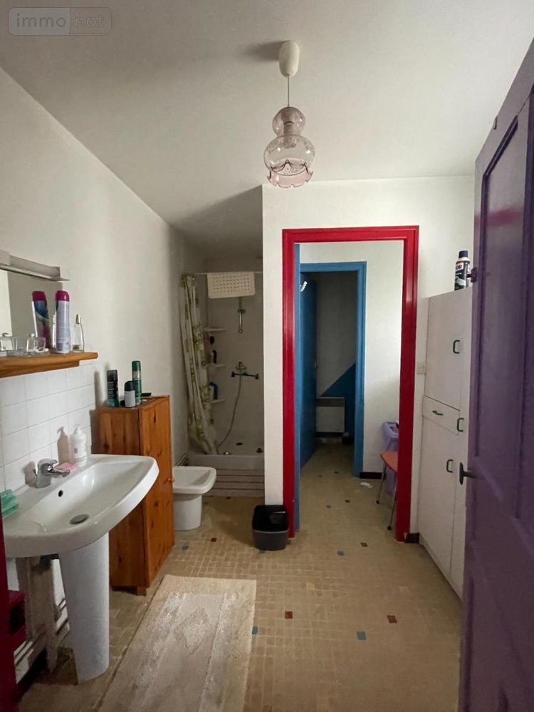 Immeuble a vendre Montfort-le-Gesnois 72450 Sarthe 195 m2  157100 euros