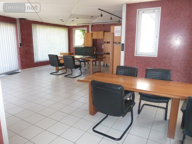 Location fonds et murs commerciaux Féchain 59247 Nord 1900 m2  4000 euros