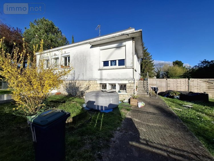Maison a vendre Saintes 17100 Charente-Maritime 100 m2 4 pièces 141642 euros