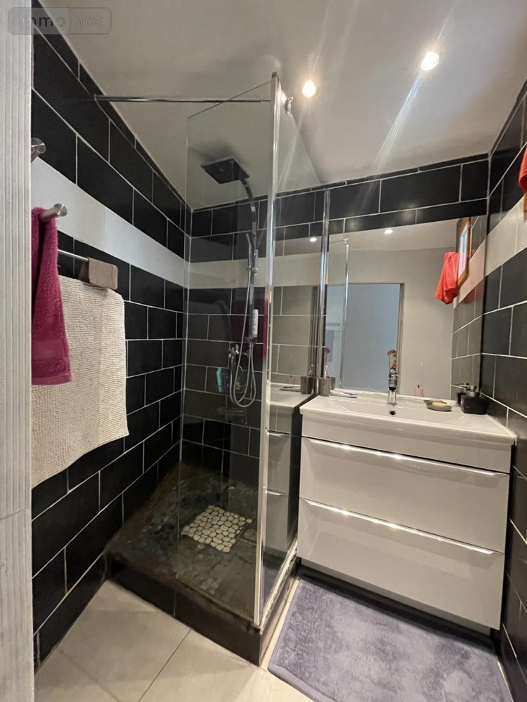 Immeuble a vendre Nébian 34800 Hérault 105 m2  189900 euros