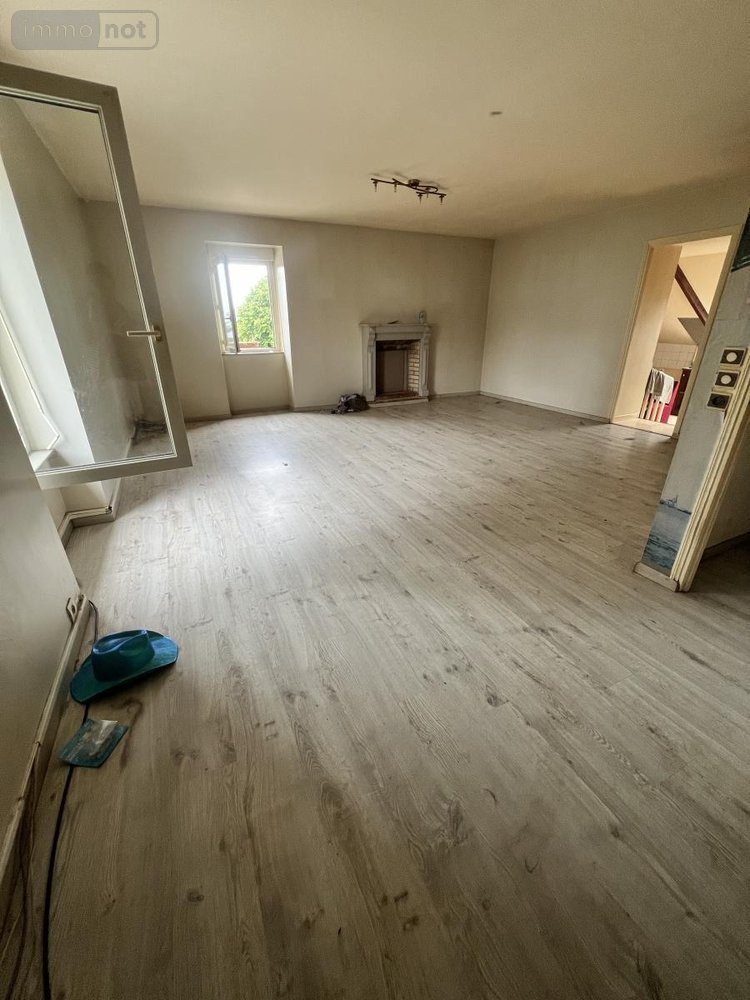 Immeuble a vendre Yffiniac 22120 Côtes-d'Armor 280 m2  180200 euros