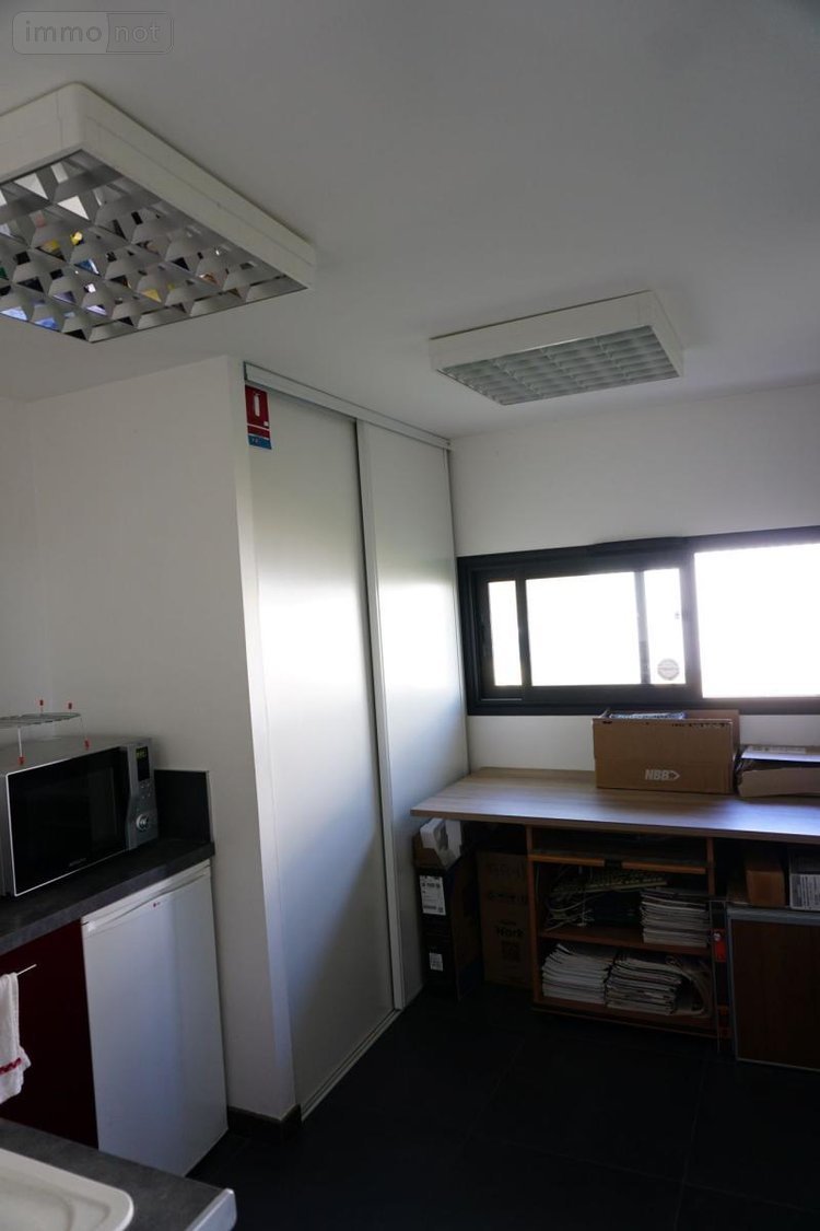 Fonds et murs commerciaux a vendre Merlevenez 56700 Morbihan 79 m2  224180 euros