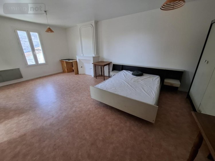 Immeuble a vendre Saintes 17100 Charente-Maritime 174 m2  251808 euros