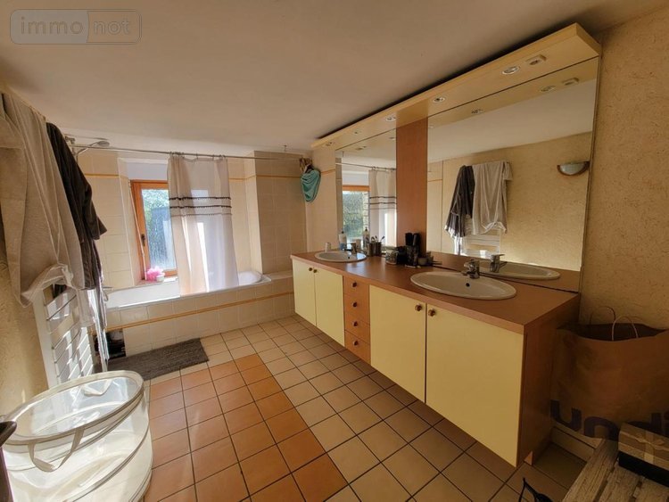 Maison a vendre Scaër 29390 Finistère 185 m2 9 pièces 299200 euros