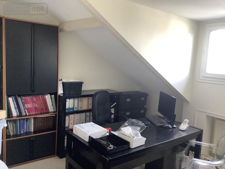 Fonds et murs commerciaux a vendre Trélazé 49800 Maine-et-Loire 129 m2  256760 euros