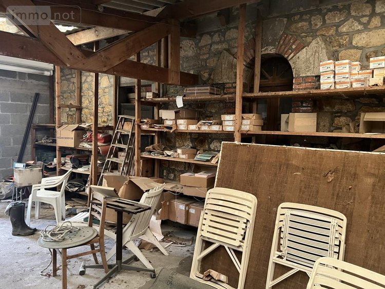 Immeuble a vendre Guingamp 22200 Côtes-d'Armor 165 m2  227360 euros