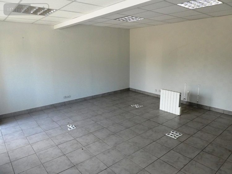 Fonds et murs commerciaux a vendre Lignol 56160 Morbihan 260 m2  69180 euros