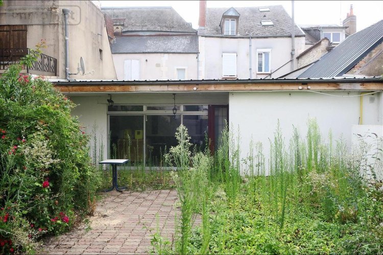 Fonds et murs commerciaux a vendre Bourges 18000 Cher 161 m2  116000 euros
