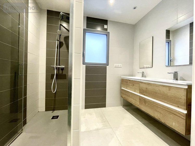 Location maison Peyre en Aubrac 48130 Lozère 110 m2  950 euros