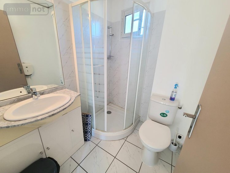 Fonds et murs commerciaux a vendre Pierrelatte 26700 Drôme 261 m2  395000 euros