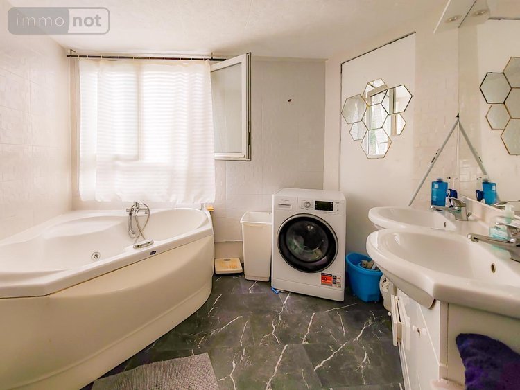 Maison a vendre Plounéour-Ménez 29410 Finistère 160 m2 9 pièces 158100 euros