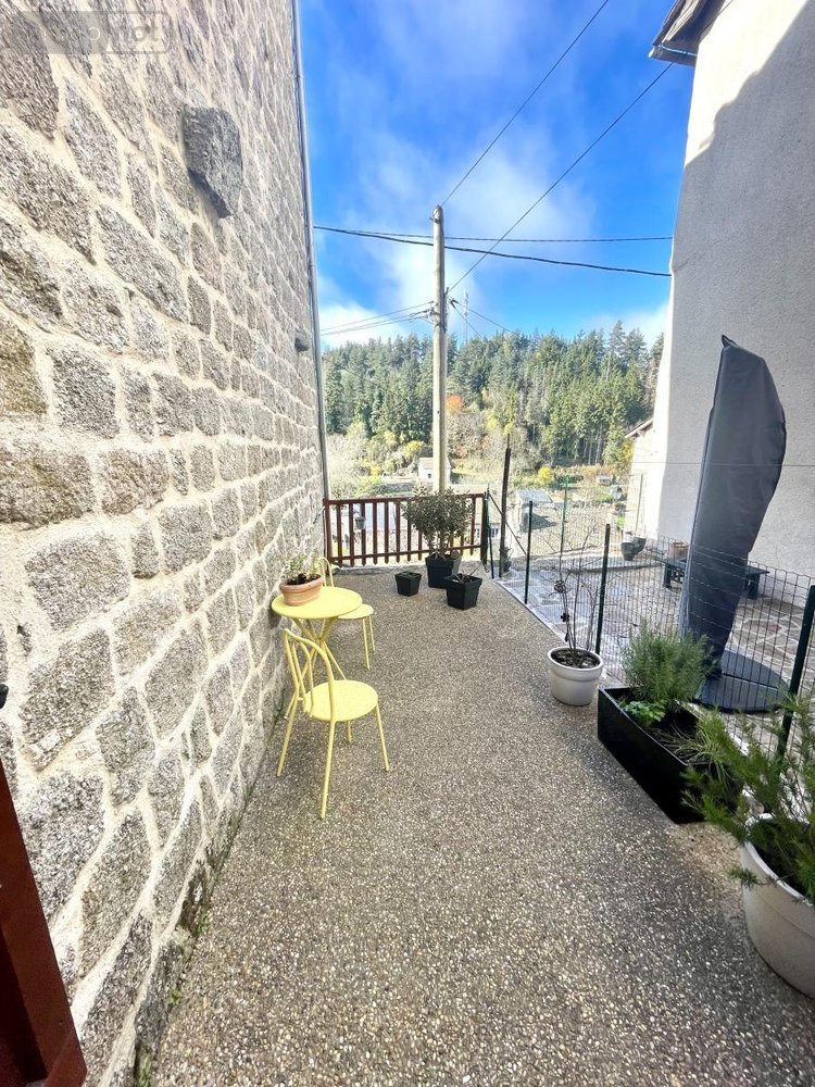 Immeuble a vendre Serverette 48700 Lozère 146 m2  259000 euros