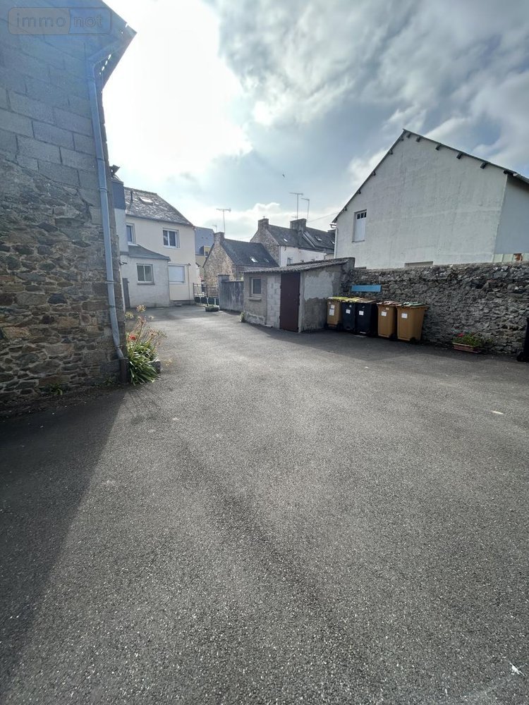 Immeuble a vendre Yffiniac 22120 Côtes-d'Armor 331 m2  689000 euros