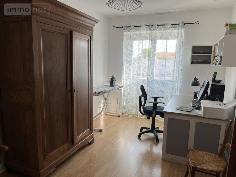 Maison a vendre Vouillé-les-Marais 85450 Vendée 145 m2 6 pièces 285350 euros