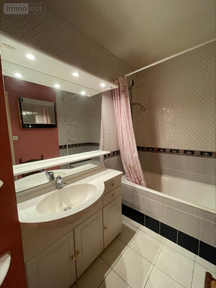 Appartement a vendre Sassenage 38360 Isère 74 m2 3 pièces 148000 euros