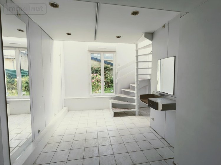 Fonds et murs commerciaux a vendre Vire-Normandie 14500 Calvados 58 m2  53500 euros