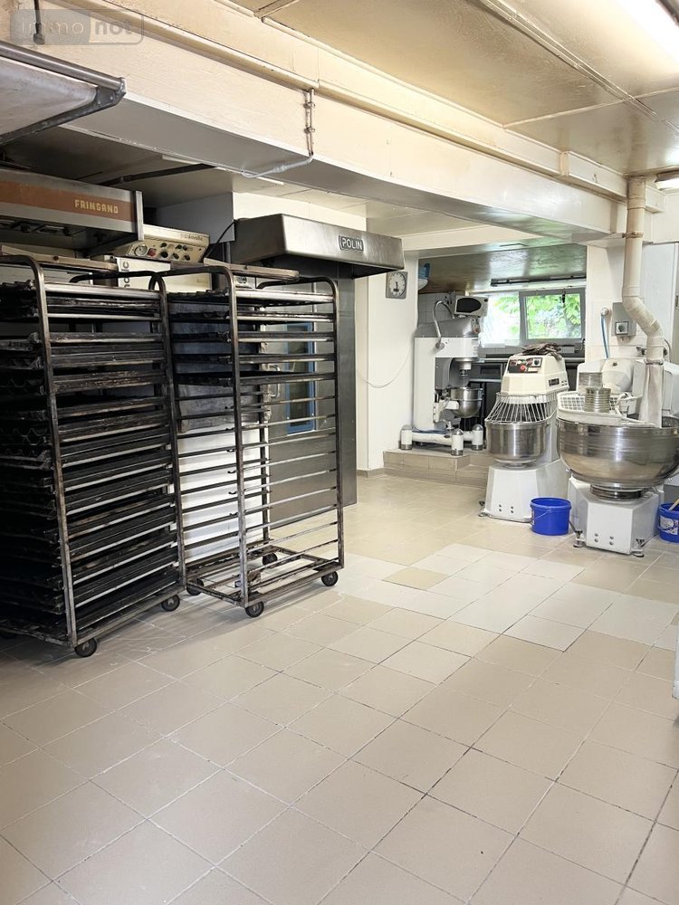 Fonds et murs commerciaux a vendre Oucques La Nouvelle 41290 Loir-et-Cher 205 m2  69960 euros