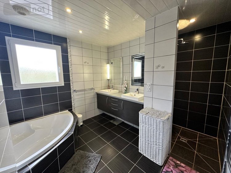 Maison a vendre Saint-Flour 15100 Cantal 168 m2  495000 euros