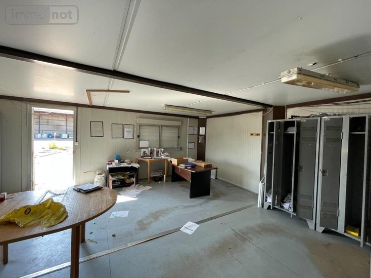 Fonds et murs commerciaux a vendre Saint-Jean-de-Liversay 17170 Charente-Maritime 4000 m2  3090000 euros