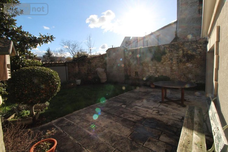 Maison a vendre Saintes 17100 Charente-Maritime 199 m2 5 pièces 262300 euros