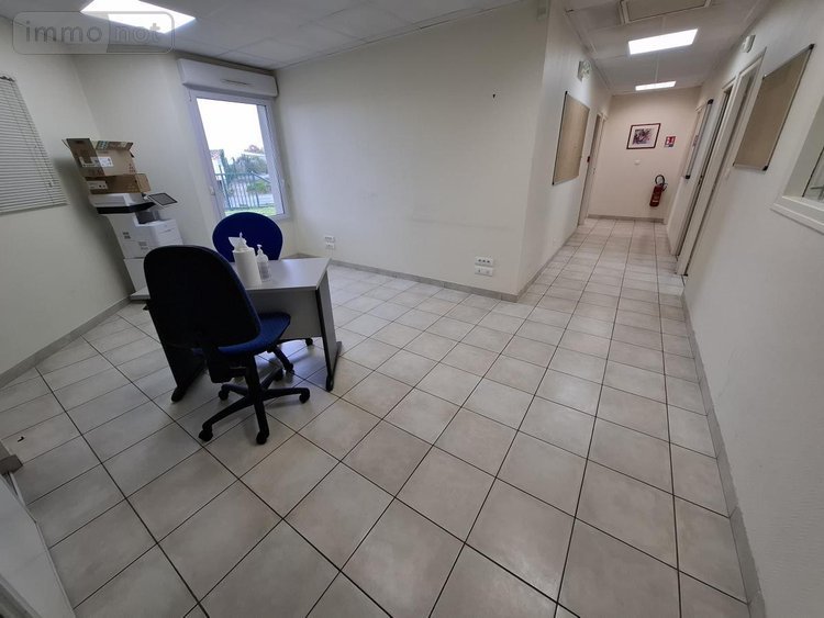 Fonds et murs commerciaux a vendre Saintes 17100 Charente-Maritime 249 m2  355000 euros