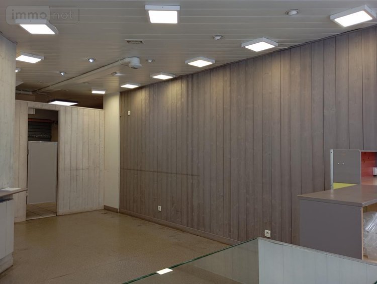 Location fonds et murs commerciaux Bourg-en-Bresse 01000 Ain 58 m2  741 euros