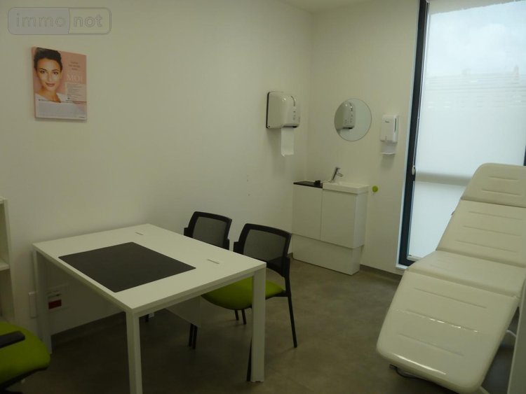 Location fonds et murs commerciaux Cambrai 59400 Nord 155 m2  687 euros