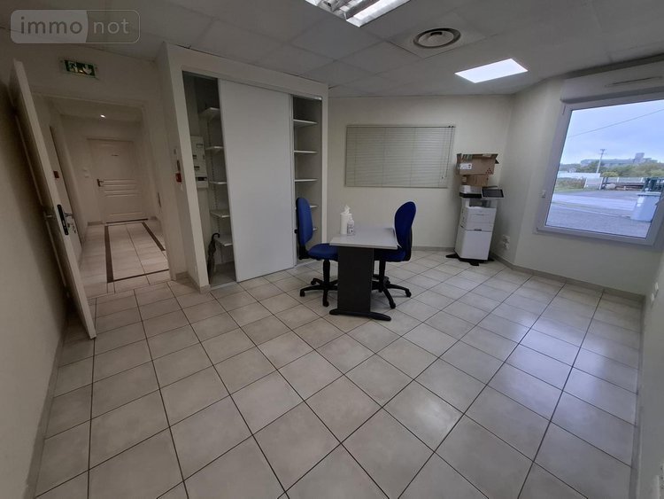 Fonds et murs commerciaux a vendre Saintes 17100 Charente-Maritime 249 m2  355000 euros