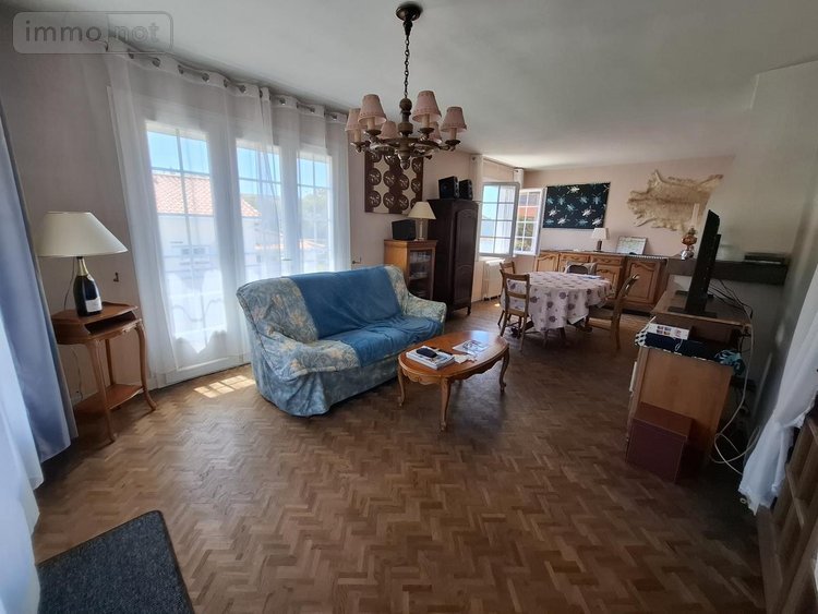 Maison a vendre Saintes 17100 Charente-Maritime 106 m2 5 pièces 199348 euros
