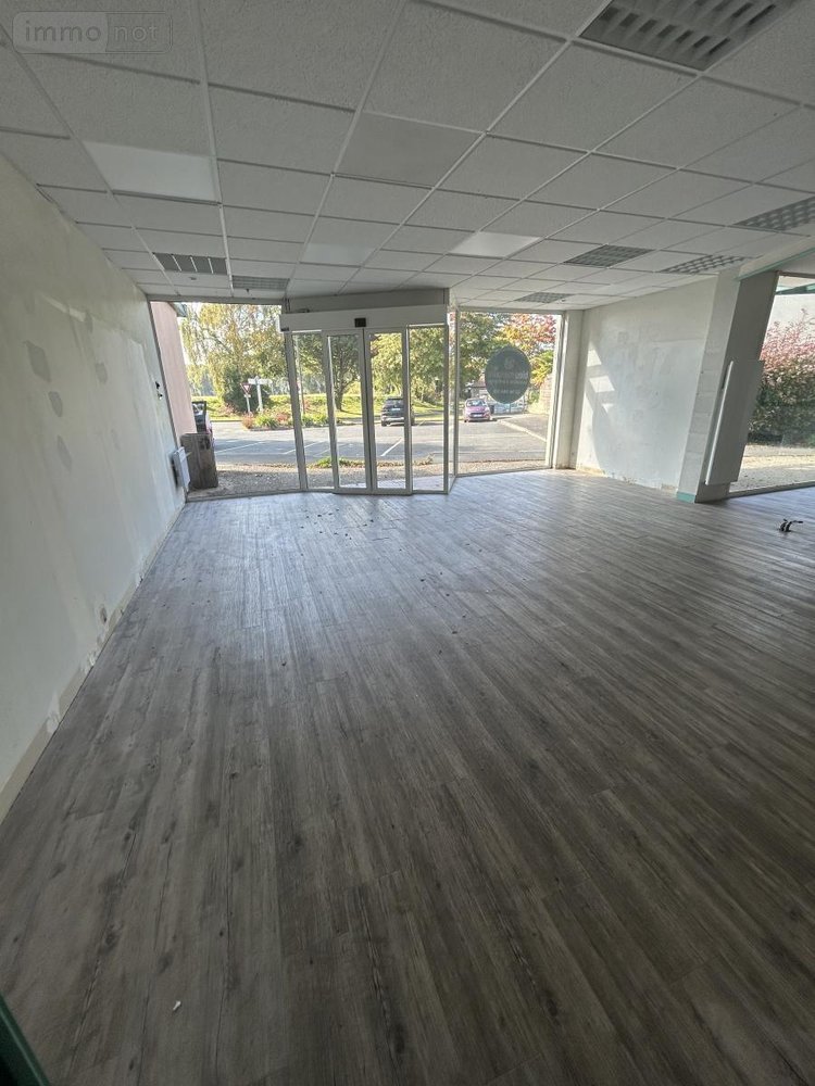 Fonds et murs commerciaux a vendre Hillion 22120 Côtes-d'Armor 130 m2  275600 euros