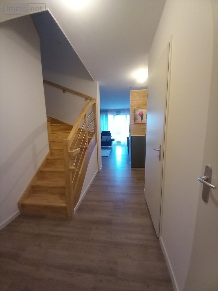Location appartement Montlouis-sur-Loire 37270 Indre-et-Loire 97 m2 4 pièces 1400 euros