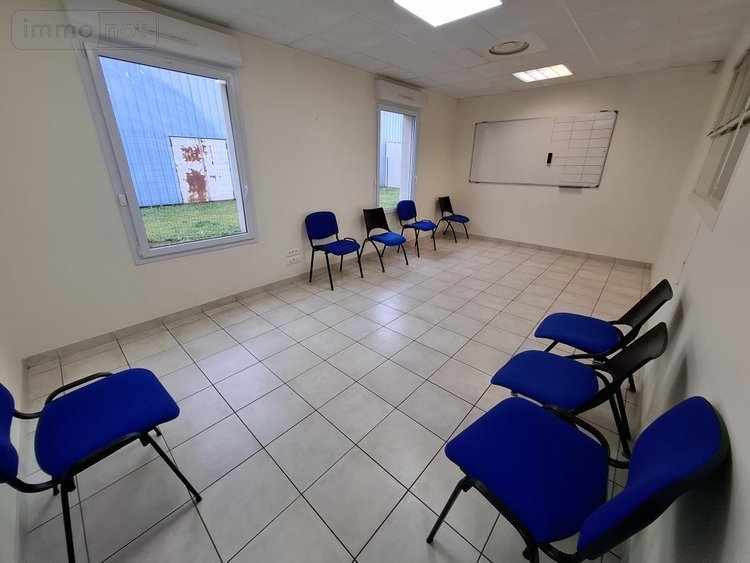 Fonds et murs commerciaux a vendre Saintes 17100 Charente-Maritime 249 m2  355000 euros