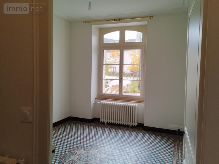 Location maison Neuville-sur-Sarthe 72190 Sarthe 161 m2  1610 euros