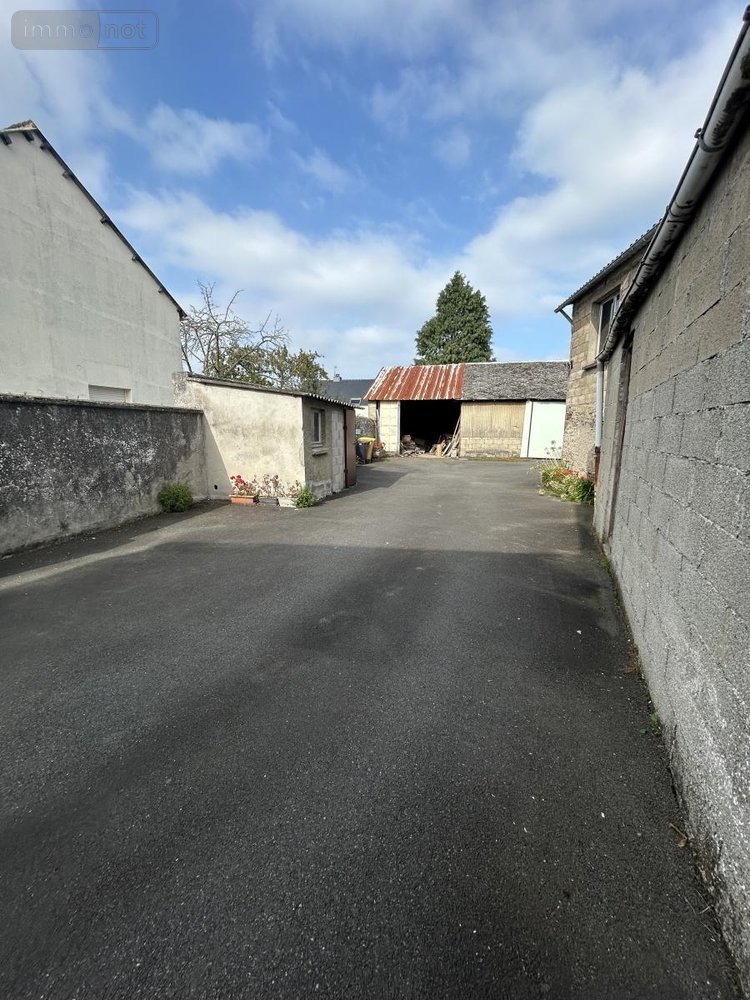 Immeuble a vendre Yffiniac 22120 Côtes-d'Armor 331 m2  689000 euros