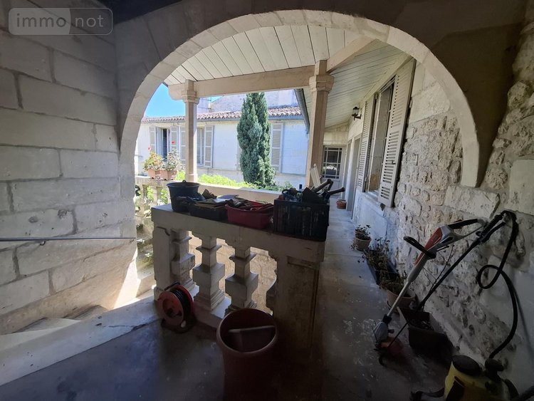 Maison a vendre Saintes 17100 Charente-Maritime 350 m2 13 pièces 988000 euros