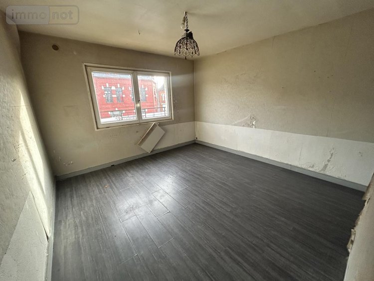 Fonds et murs commerciaux a vendre Cambrai 59400 Nord 202 m2  225300 euros