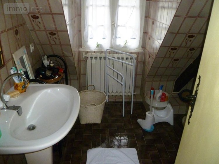 Fonds et murs commerciaux a vendre Guémené-sur-Scorff 56160 Morbihan 100 m2  173680 euros