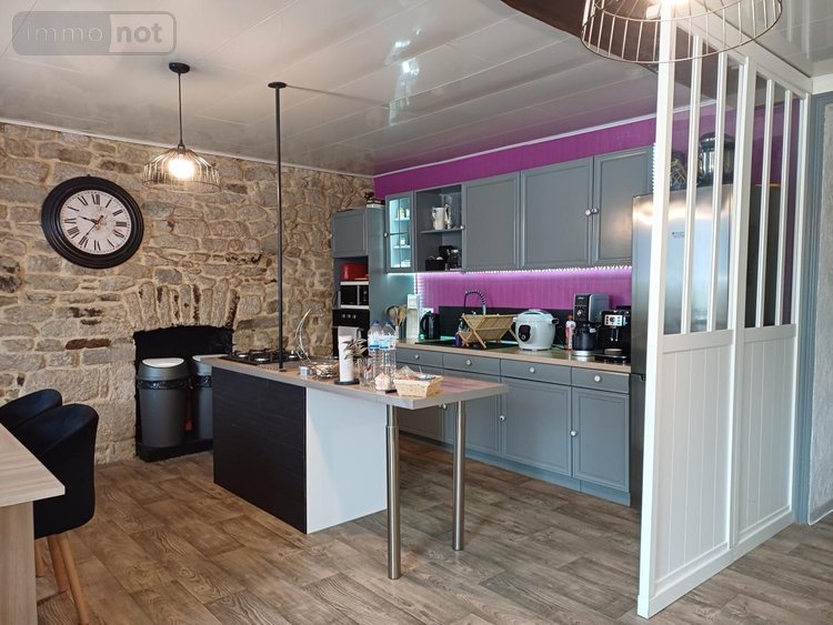 Fonds et murs commerciaux a vendre Priziac 56320 Morbihan 216 m2  231160 euros