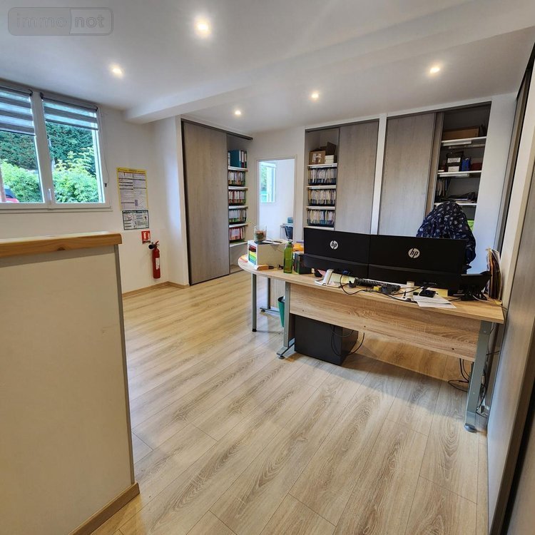 Fonds et murs commerciaux a vendre Cherré-Au 72400 Sarthe 240 m2  265200 euros