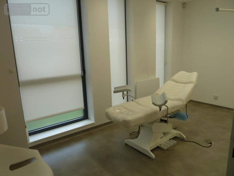 Location fonds et murs commerciaux Cambrai 59400 Nord 155 m2  687 euros