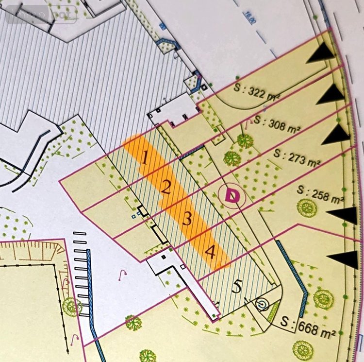 Immeuble a vendre Plounéour-Ménez 29410 Finistère 150 m2  63240 euros