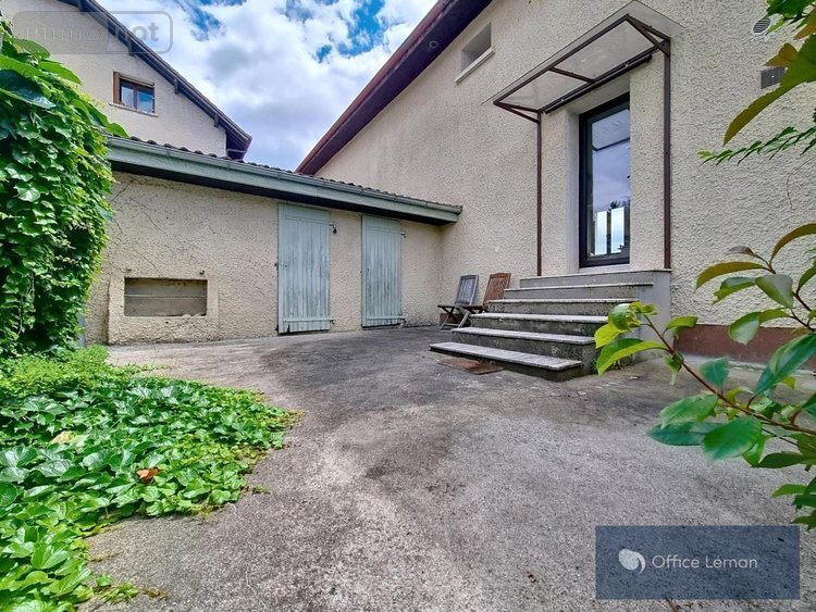 Immeuble a vendre Challex 01630 Ain 140 m2  584000 euros