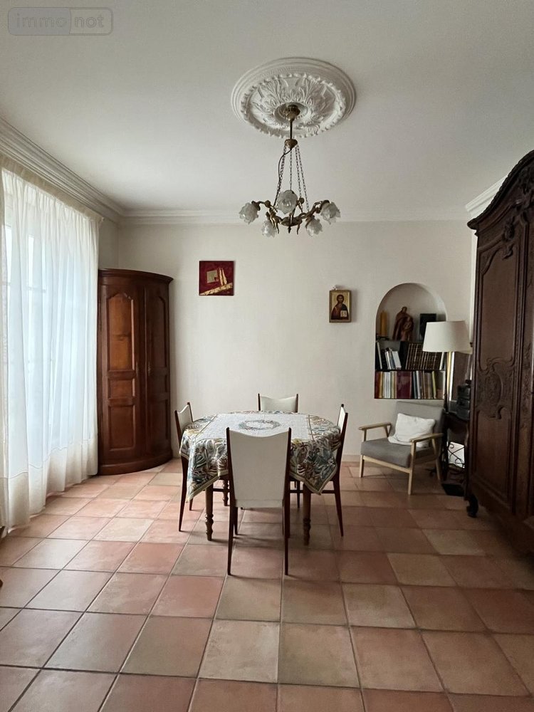 Immeuble a vendre Angers 49000 Maine-et-Loire 385 m2  1096000 euros