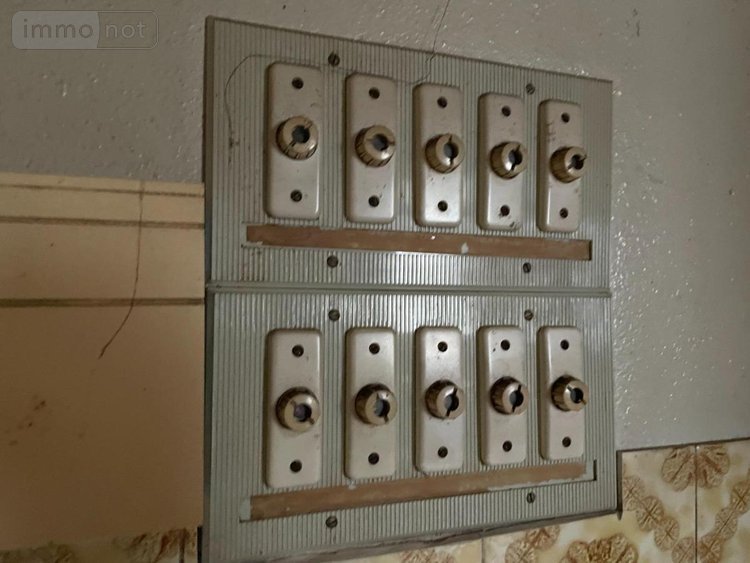 Maison a vendre Saint-Denis-en-Margeride 48700 Lozère 130 m2 8 pièces 95000 euros